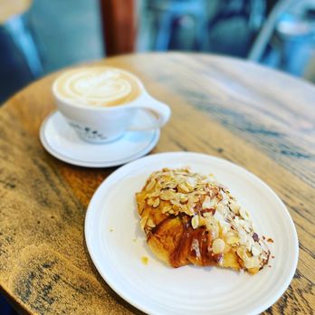 Handlebar Coffee Roasters - Almond croissant and vanilla latte - Coffee Roasteries Near Me - Santa Barbara, California