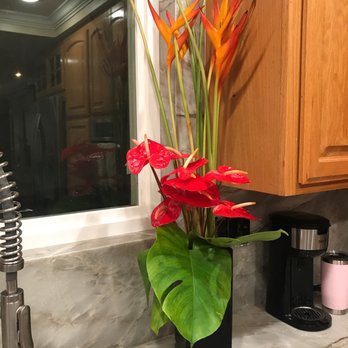 Teak Catering - Another table centerpiece - Caterers Near Me Teak Catering - Another table centerpiece - Caterers Near Me