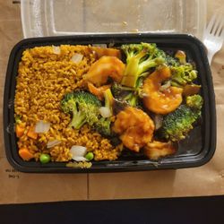 Lans Wok - Shrimp and broccoli with fried rice
