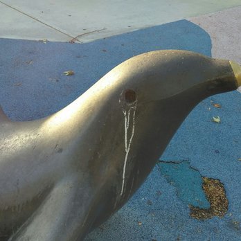 Cudahy Park - You don't have to be real to see this park is a crying shame. I'm sawwy Mr. Dolphin. - Parks Near Me - Cudahy, California