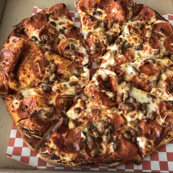 Upper Crust Pizzeria - Gio with no sriracha sauce - Pizza Near Me - Gualala, California Upper Crust Pizzeria - Gio with no sriracha sauce - Pizza Near Me - Gualala, California