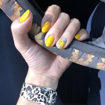 Nina Nails - Yellow gel nails with leaves by Amy - Nail Salons Near Me - Las Vegas, Nevada Nina Nails - Yellow gel nails with leaves by Amy - Nail Salons Near Me - Las Vegas, Nevada