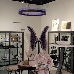 Rock Paradise - The Amethyst Angel Wings are spectacular!