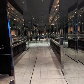 VU Rooftop - Bathroom of mirrors , I had so much fun in here lol - Lounges Near Me - Chicago, Illinois