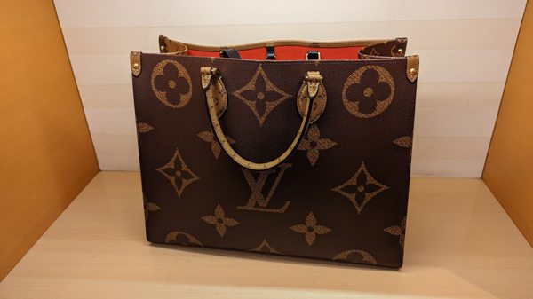 Louis Vuitton Maui Wailea by null