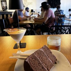 Chocolate cake, Old Fashioned and Cream Brûlée Martini