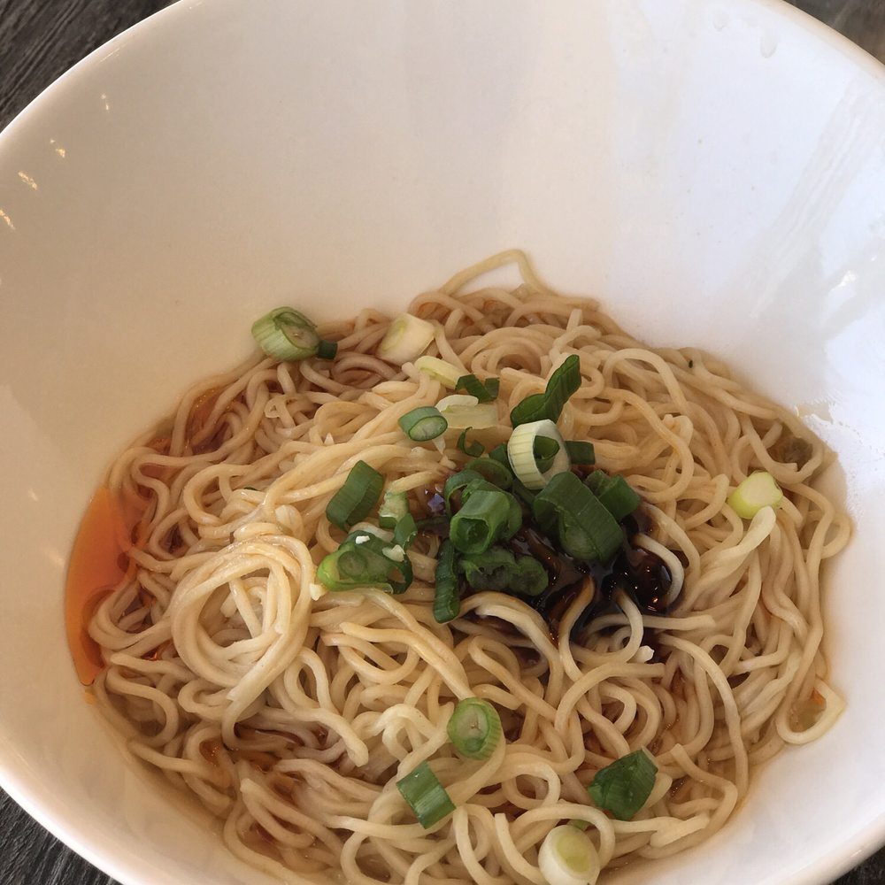 傻瓜乾麵 - 點完覺得自己像傻瓜。什麼料都沒有要 ~$7.00 加了小費快十元,也太坑爹了! 傻瓜乾麵 - 點完覺得自己像傻瓜。什麼料都沒有要 ~$7.00 加了小費快十元,也太坑爹了!
