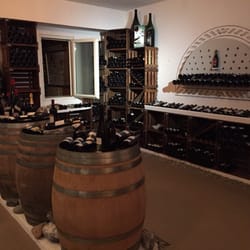 Putzi s Weinresidenz - Wine Cellar