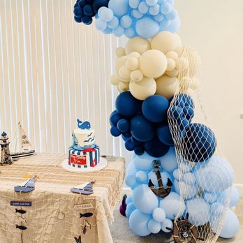 Decorazon Blanca - Balloon Tower - Balloon Services Near Me