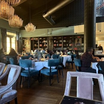Benny and Mary's - Restaurant interior - New American Near Me - Irvine, California Benny and Mary's - Restaurant interior - New American Near Me - Irvine, California