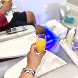 Elegant Nails - Mimosas