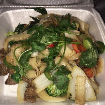 Red Top Kitchen - Spicy House Stir Fried Noodles! Very delicious! - Vietnamese Near Me - Baldwin Park, California Red Top Kitchen - Spicy House Stir Fried Noodles! Very delicious! - Vietnamese Near Me - Baldwin Park, California