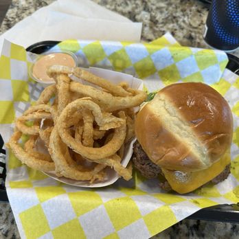 Mama C’s Mac N Smash - Build your own burger, onion rings. - Caterers Near Me - Lexington, North Carolina