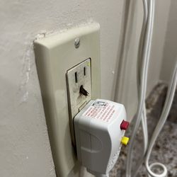 Comfort Suites Clinton near Presbyterian College - roaches coming out of sockets.