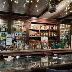 Sportsman's Lounge - Bar side of the restaurant