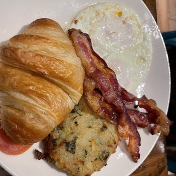 la Madeleine - Country French Breakfast - Breakfast & Brunch Near Me - Lafayette, Louisiana