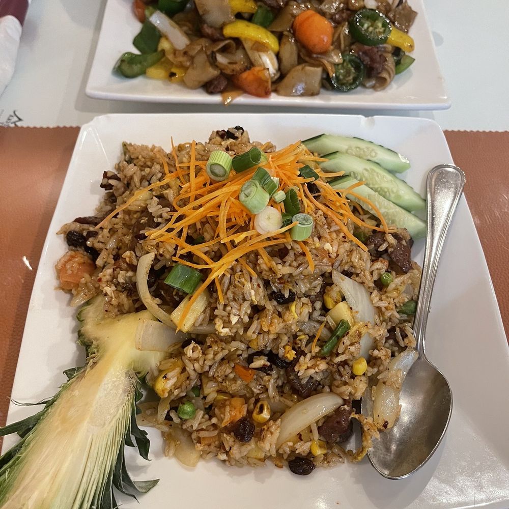 Krystal Thai - Beef & Pineapple Fried Rice (level 3 spice) - Thai Near Me - Crystal Lake, Illinois