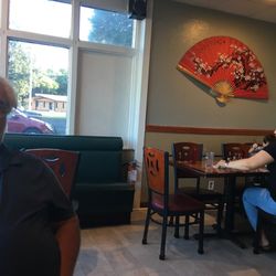 Palatka Buffet - Ambiance-buffet side of restaurant