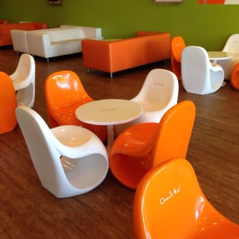 Orange Leaf Frozen Yogurt - Seating - Ice Cream & Frozen Yogurt Near Me - Urbandale, Iowa