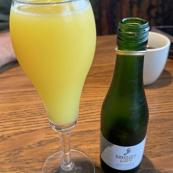 Mimi's Cafe - American Near Me - Chesterfield, Missouri