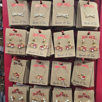 Buc-ees - Convenience Stores Near Me - San Marcos, Texas