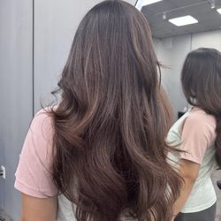 Kreative Manes Hair Salon