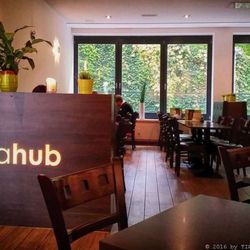 asiahub - Modern, mal ein Asiate ohne viel Kitsch(10/2016)