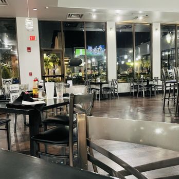 Cassandra's on the River - Interior (river side) - Seafood Near Me - Shreveport, Louisiana