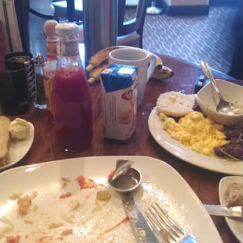DoubleTree by Hilton Hotel Modesto - Empty plates - Hotels Near Me - Modesto, California DoubleTree by Hilton Hotel Modesto - Empty plates - Hotels Near Me - Modesto, California