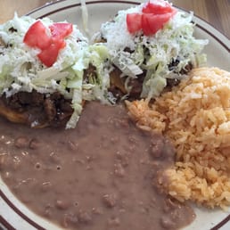Sopes plate with asada