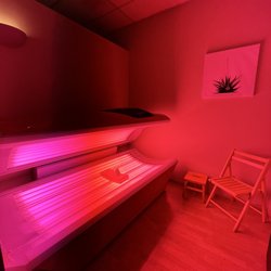 Tropical Tan - Mukilteo - Red Light Skin Rejuvenation Therapy Room