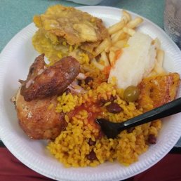 Roasted Chicken, rice and yuca Roasted Chicken, rice and yuca