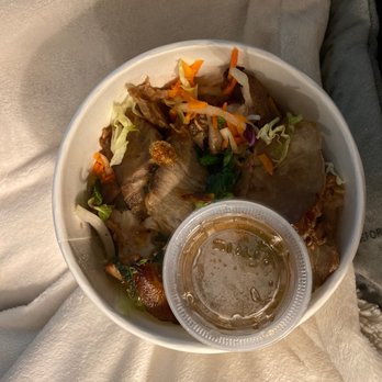 DragonEats - Super fast, fresh, and affordable. All about the Pork bowl. Hidden gem in the neighborhood. Very unassuming store front on Gough street. - Vietnamese Near Me - San Francisco, California DragonEats - Super fast, fresh, and affordable. All about the Pork bowl. Hidden gem in the neighborhood. Very unassuming store front on Gough street. - Vietnamese Near Me - San Francisco, California