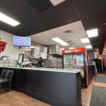 Smash And Slice - Inside restaurant - Pizza Near Me - Las Vegas, Nevada