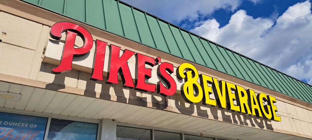 Pike's Beverage Logo