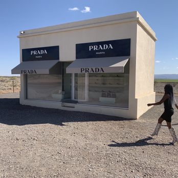 Prada Marfa - Art Galleries Near Me - Valentine, Texas