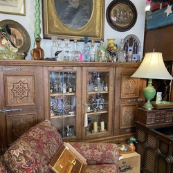 Central Antique Market