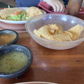 Las Flores Mexican Restaurant - Mexican Near Me - Wallis, Texas