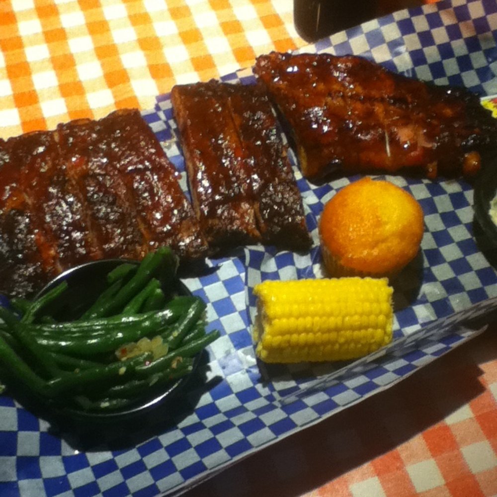 Famous Dave's Bar-B-Que - Barbeque Near Me - Indianapolis, Indiana