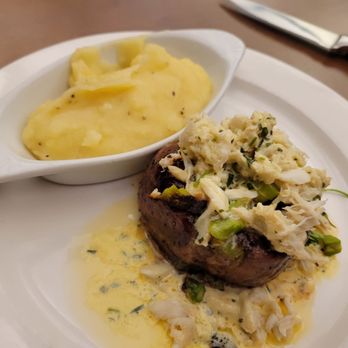 Juniper Grill - Ballantyne - Filet Oscar - New American Near Me - Charlotte, North Carolina