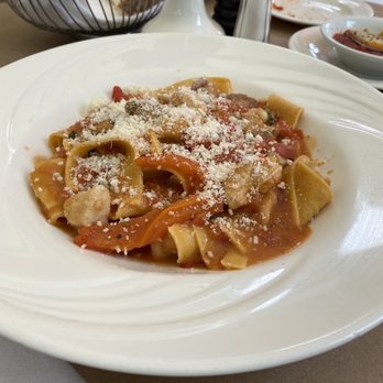 Barbaresco Restaurant - Pappardelle con pollo e verdure - Italian Near Me - New York, New York
