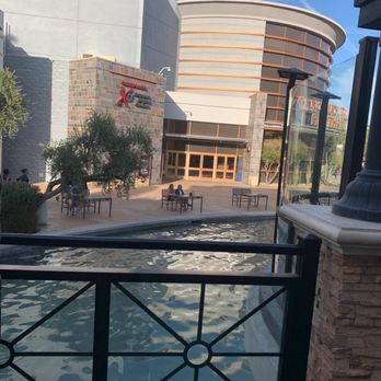 The Cheesecake Factory - Water feature outside - American Near Me - Rancho Mirage, California