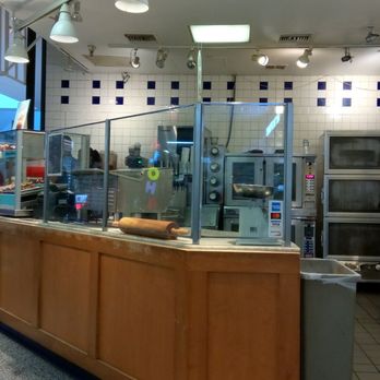 Cinnabon - Bakeries Near Me - Torrance, California
