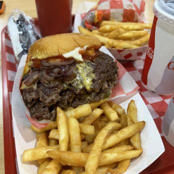 Burger Mania - Recommend: Lucy juicy burger with coca - American Near Me - New York, New York Burger Mania - Recommend: Lucy juicy burger with coca - American Near Me - New York, New York