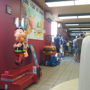 Cool Licks Ice Cream Parlour - Lineup in July. Hot hot hot - Ice Cream & Frozen Yogurt Near Me - Welland, Ontario Cool Licks Ice Cream Parlour - Lineup in July. Hot hot hot - Ice Cream & Frozen Yogurt Near Me - Welland, Ontario