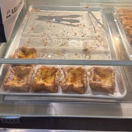 Yummm egg tarts