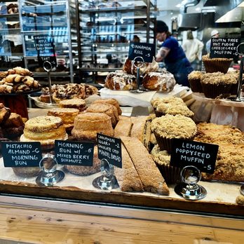 Mindy's Bakery - Desserts Near Me - Chicago, Illinois