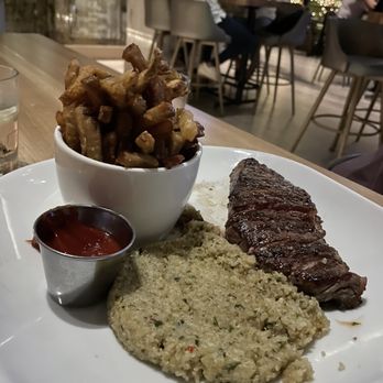 Moxies - Prime New York Steak - Lounges Near Me - Miami, Florida Moxies - Prime New York Steak - Lounges Near Me - Miami, Florida