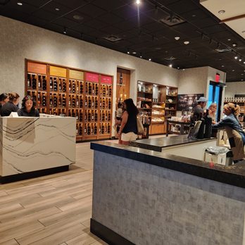 Cooper’s Hawk Winery & Restaurant - Gift Shop - Desserts Near Me - Surprise, Arizona