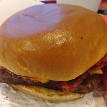 Wendy's - Single bacon jalapeno cheeseburger - Fast Food Near Me - Akron, Ohio